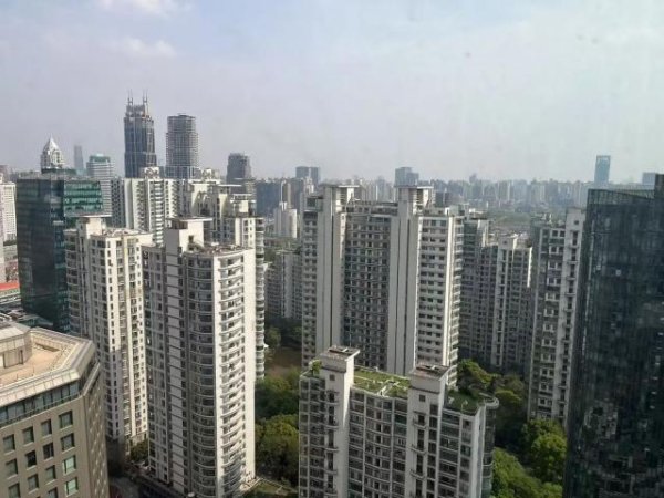 传金所 某楼盘买房返现200万元？上海近十家开发商密集声明：个别营销号为了增加带看机会，制造噱头，“请个别中介机构及个人自重！”